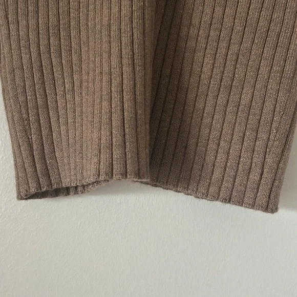 NWT, cropped tank - Picture 3 of 4